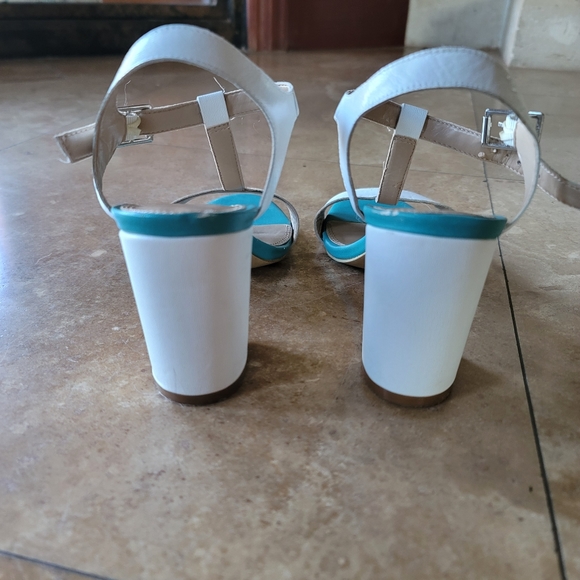 Andrew Stevens T-strap Heeled Sandals - size 8 - Picture 4 of 8